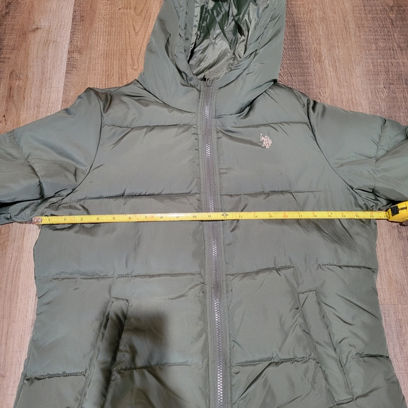Green Hooded Puffer Coat - Picture 13 of 16